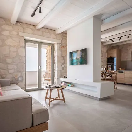 Yiannis Villa