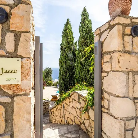 Villa Yiannis Xirokastellon
